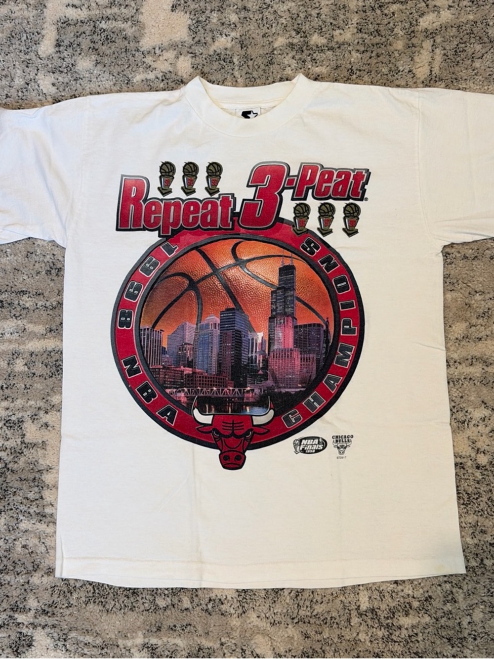 VINTAGE STARTER White Tee with Red & Orange Chicago Bulls 3-Peat Graphic